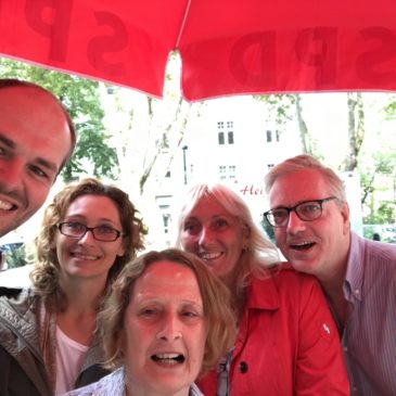 Infostand auf dem Hermannplatz